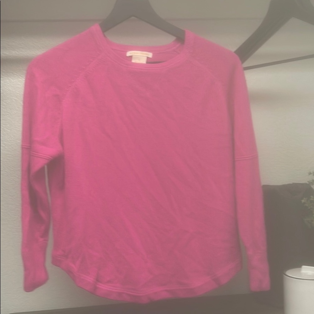Bright pink cashmere crew sweater